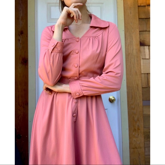 70’s Vintage Peach Pink Collared Button Up Dress - Picture 3 of 10